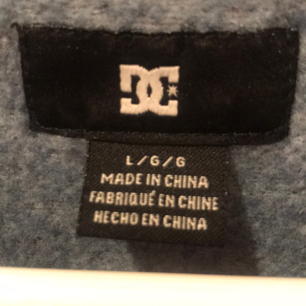 DC Men’s pullover - Picture 2 of 5